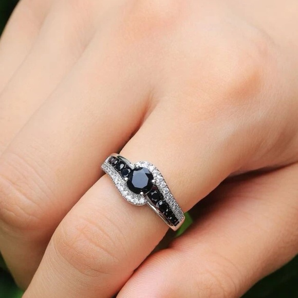 New Luxury Black White Sapphire Twisted Love Knot 925 Sterling Silver Ring - Picture 6 of 17